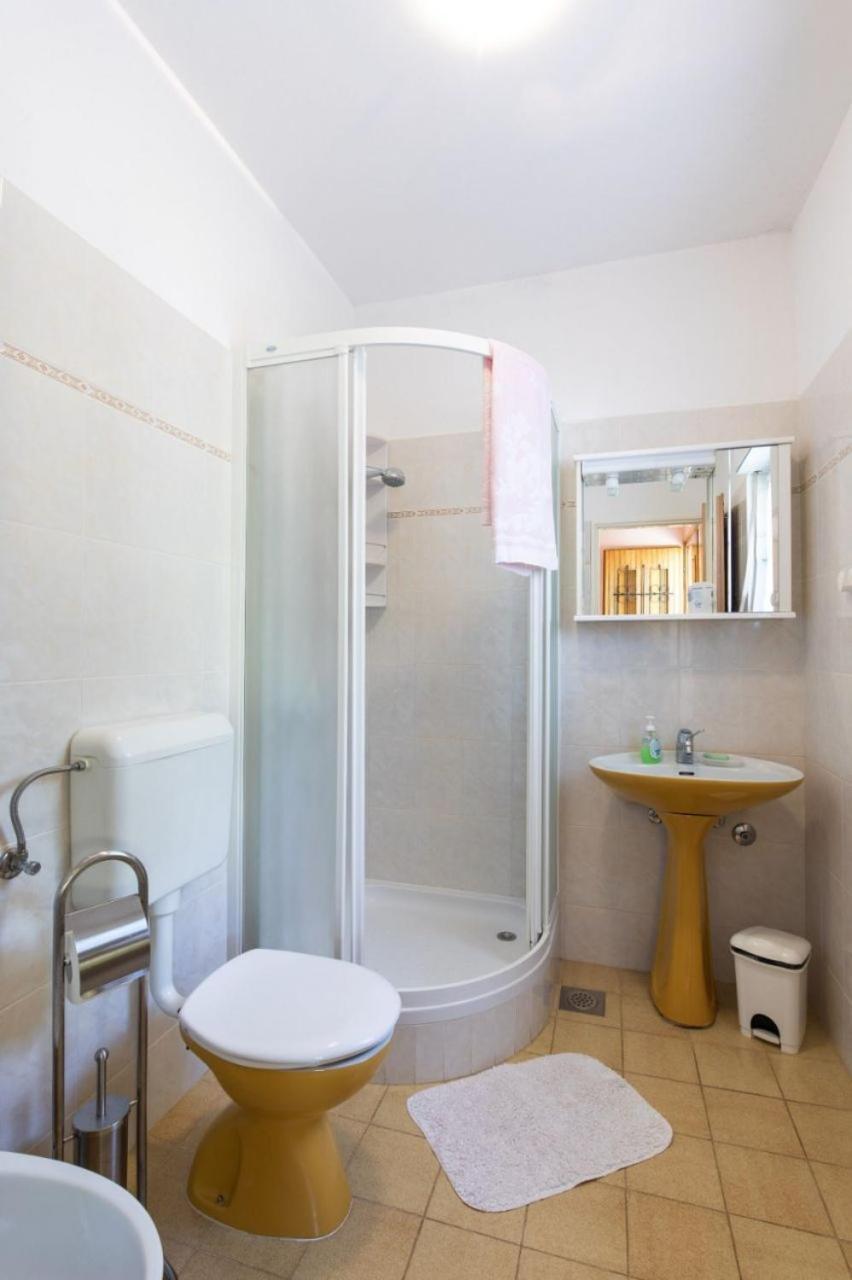 Apartments Kate - 100 M From Beach Malinska Εξωτερικό φωτογραφία