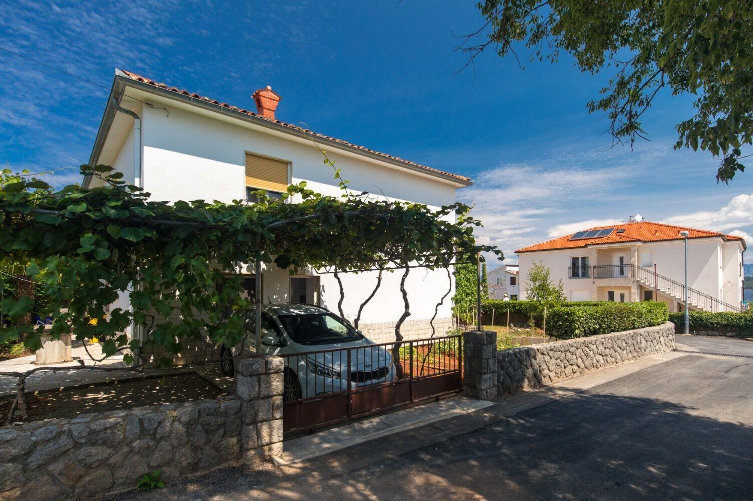 Apartments Kate - 100 M From Beach Malinska Εξωτερικό φωτογραφία