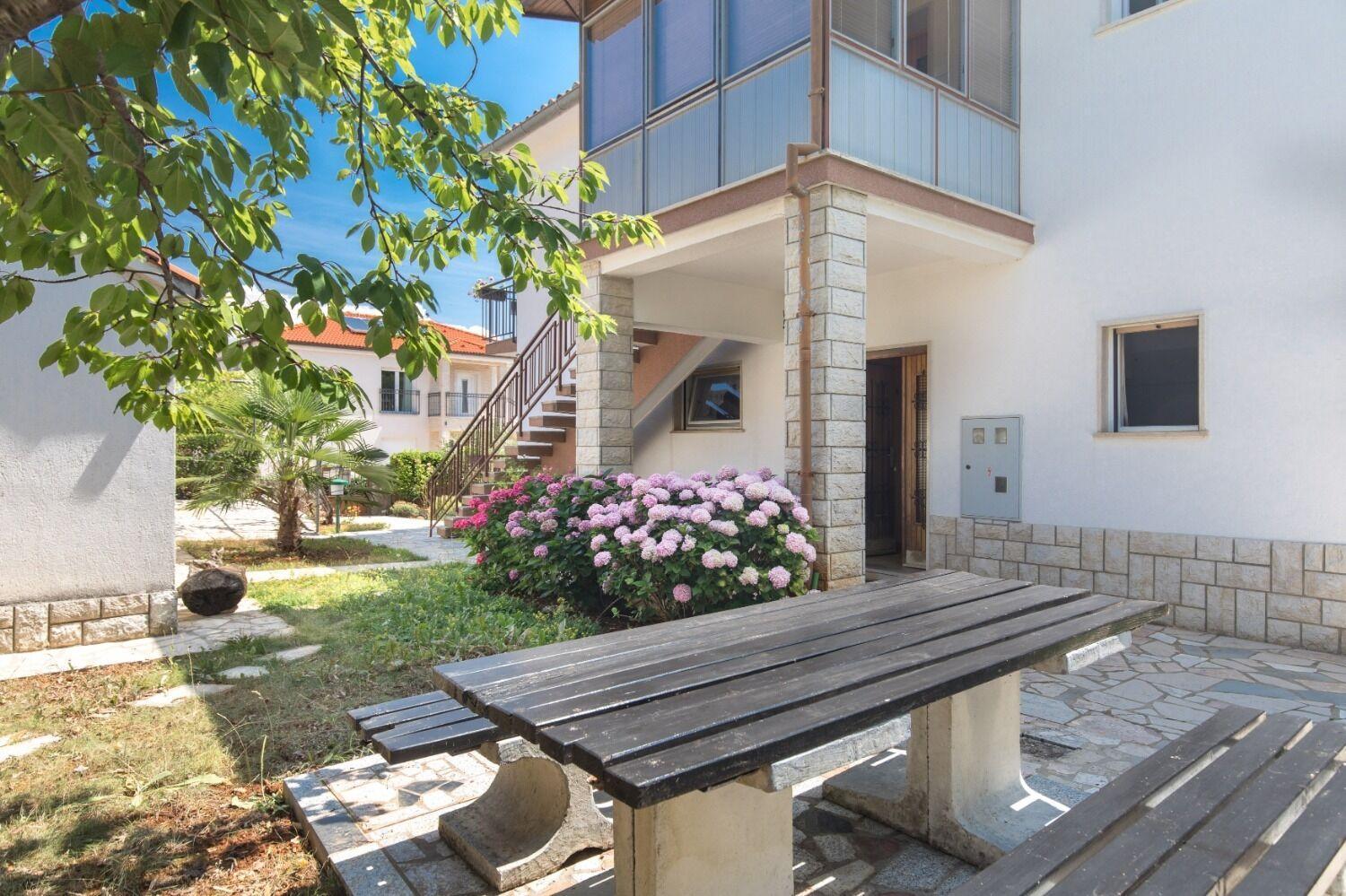 Apartments Kate - 100 M From Beach Malinska Εξωτερικό φωτογραφία