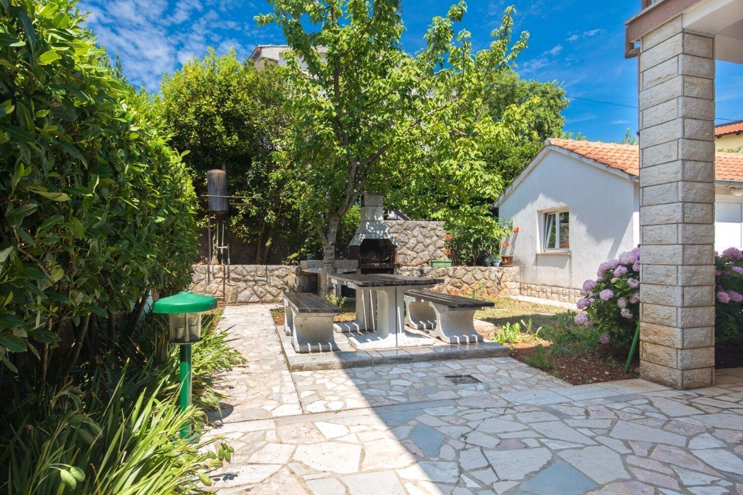 Apartments Kate - 100 M From Beach Malinska Εξωτερικό φωτογραφία